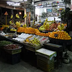 Banca de frutas em um mercado