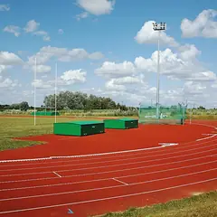 Pista de atletismo e campo esportivo